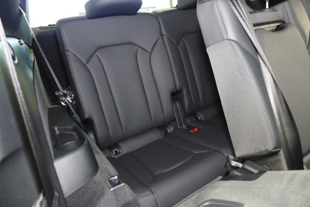 Used 2023 Audi Q7 2.0T Premium Plus w/ Premium Plus Package AWD/4WD image 21