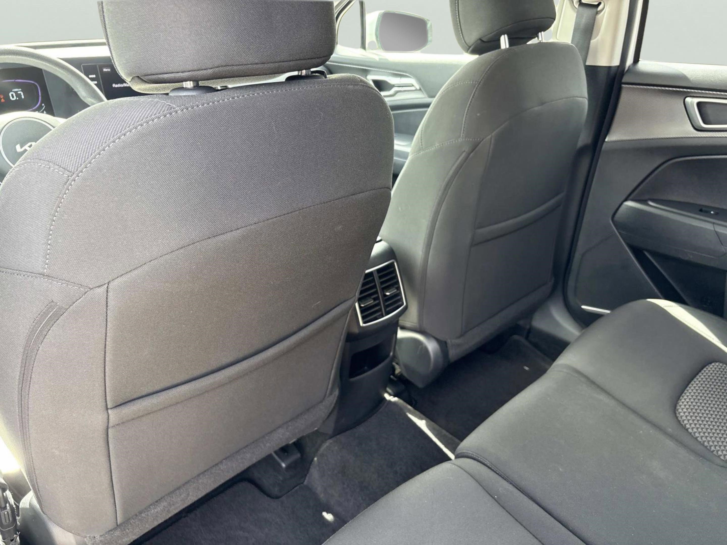 Used 2024 Kia Sportage LX image 16