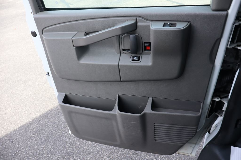Used 2020 Chevrolet Express 3500 w/ Power Convenience Package image 17