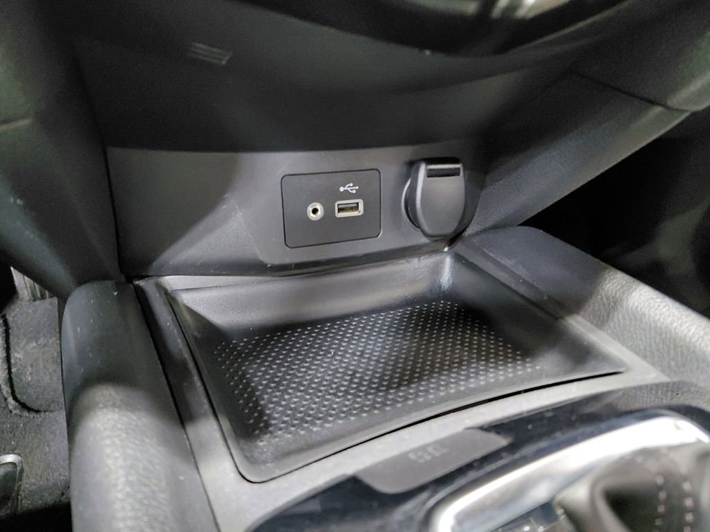 Used 2018 Nissan Rogue SV image 32