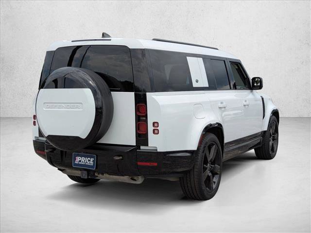 Used 2024 Land Rover Defender 130 X-Dynamic SE image 5