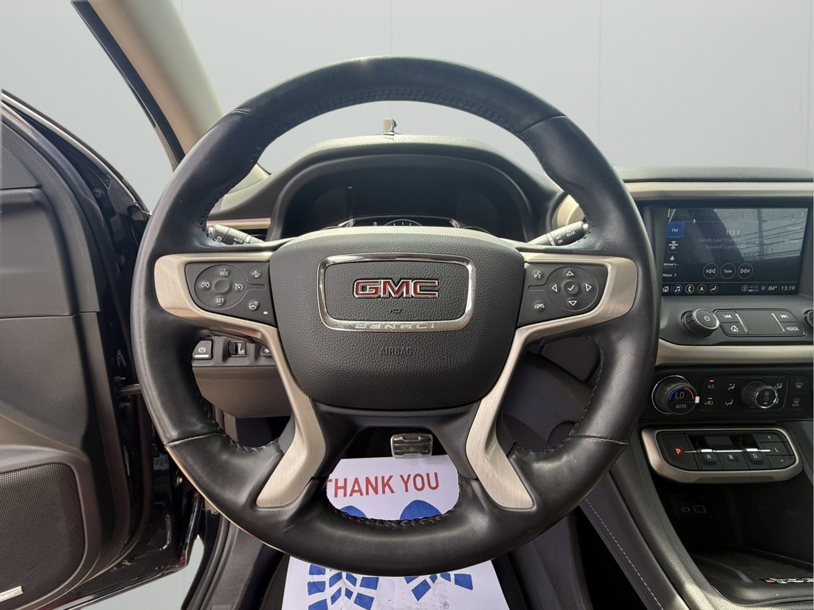 Used 2022 GMC Acadia Denali w/ Denali Technology Package image 19