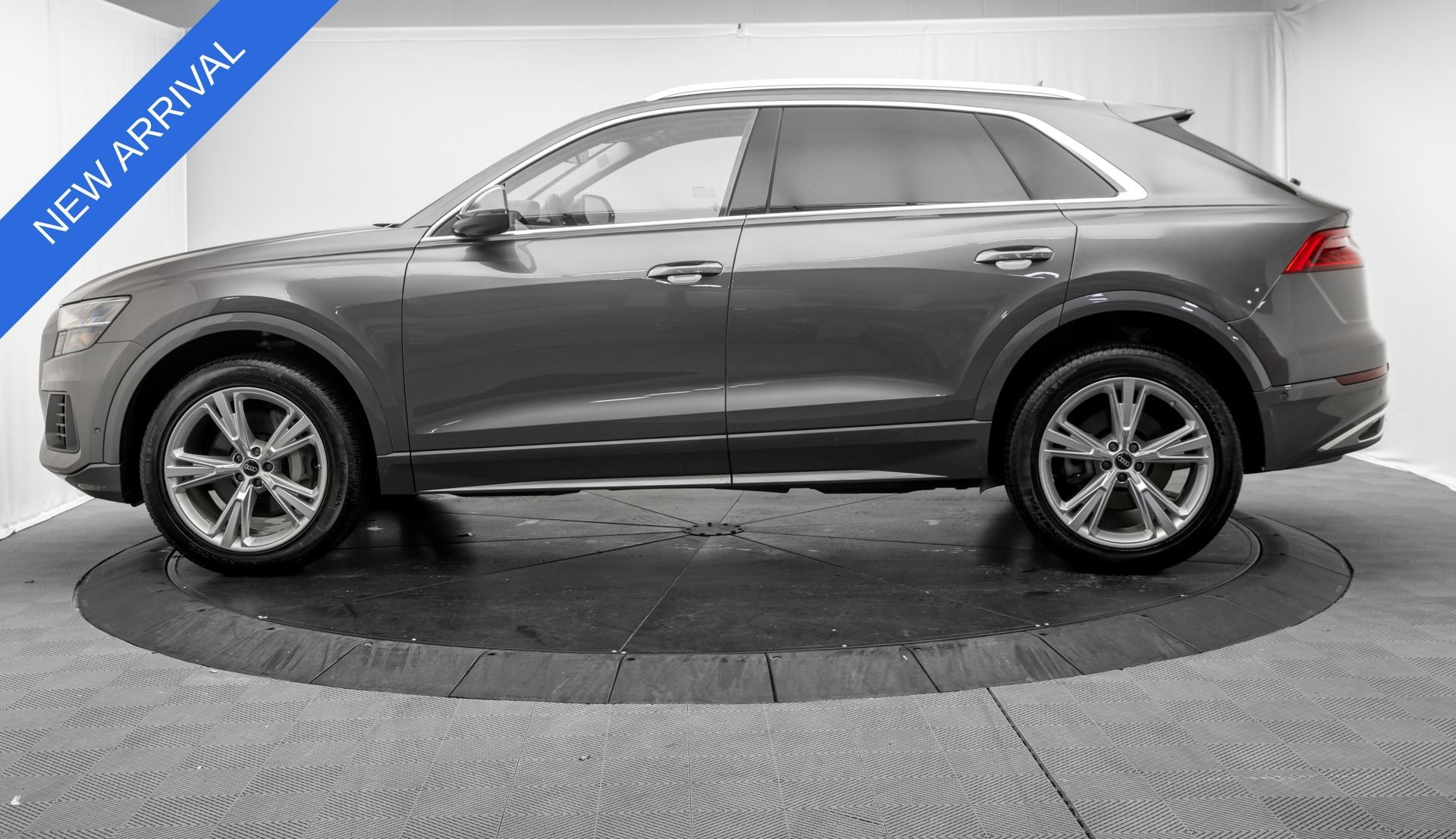Used 2023 Audi Q8 Premium Plus w/ Premium Plus Package AWD/4WD image 4