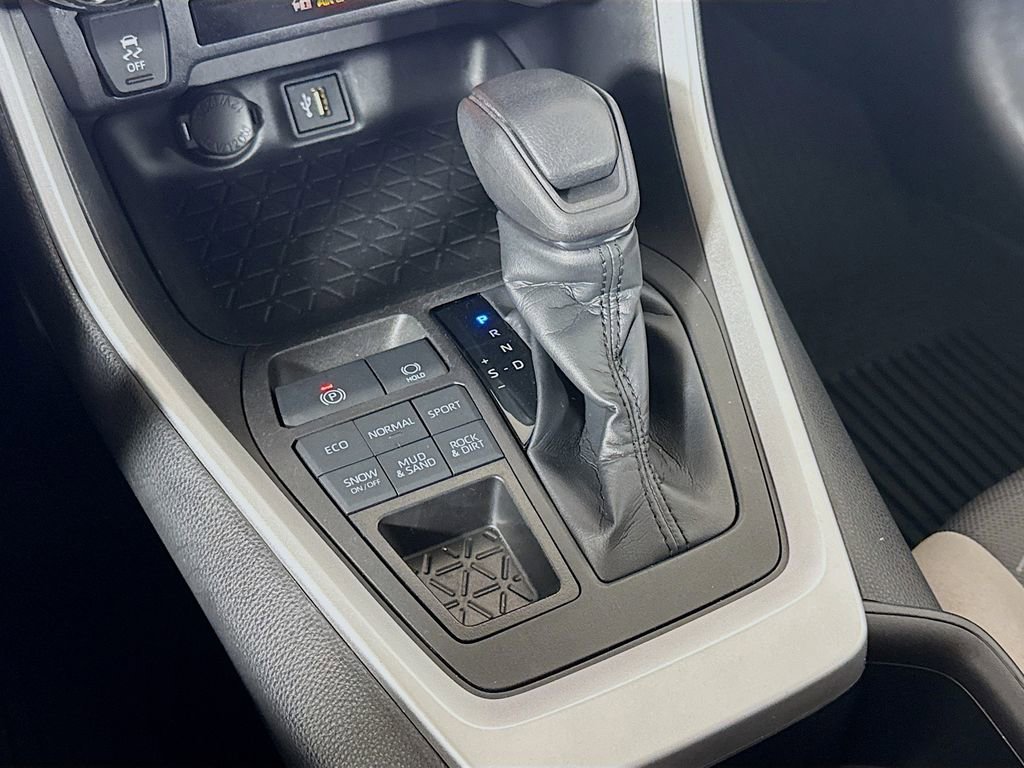 Used 2023 Toyota RAV4 XLE w/ Convenience Package image 16