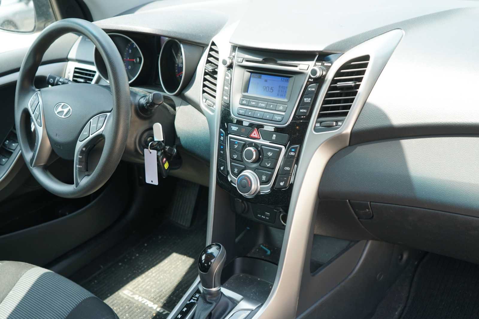 Used 2016 Hyundai Elantra GT FWD image 21
