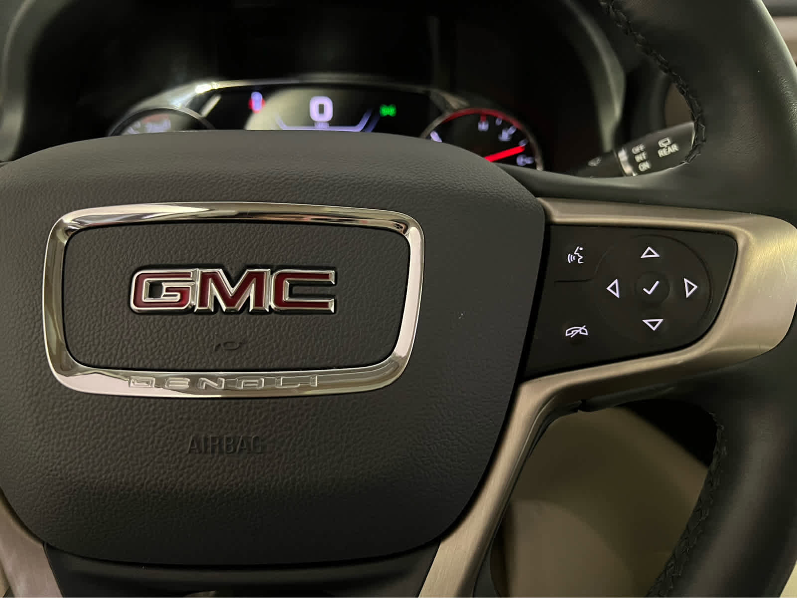 Used 2023 GMC Acadia Denali w/ Denali Ultimate Package image 20
