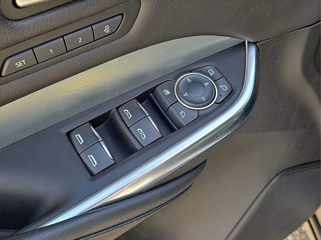 Used 2023 Cadillac XT4 Premium Luxury FWD image 23