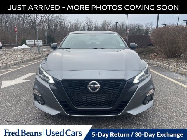 Certified 2022 Nissan Altima 2.5 SR w/ Midnight Edition Package image 2