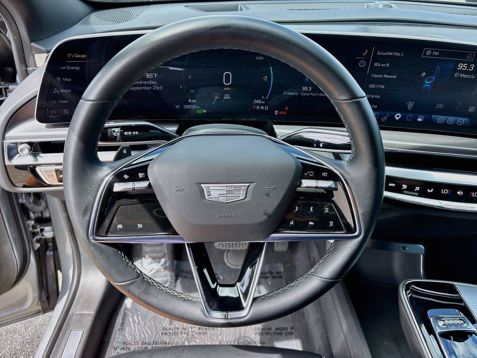 Used 2024 Cadillac Lyriq Tech RWD image 11