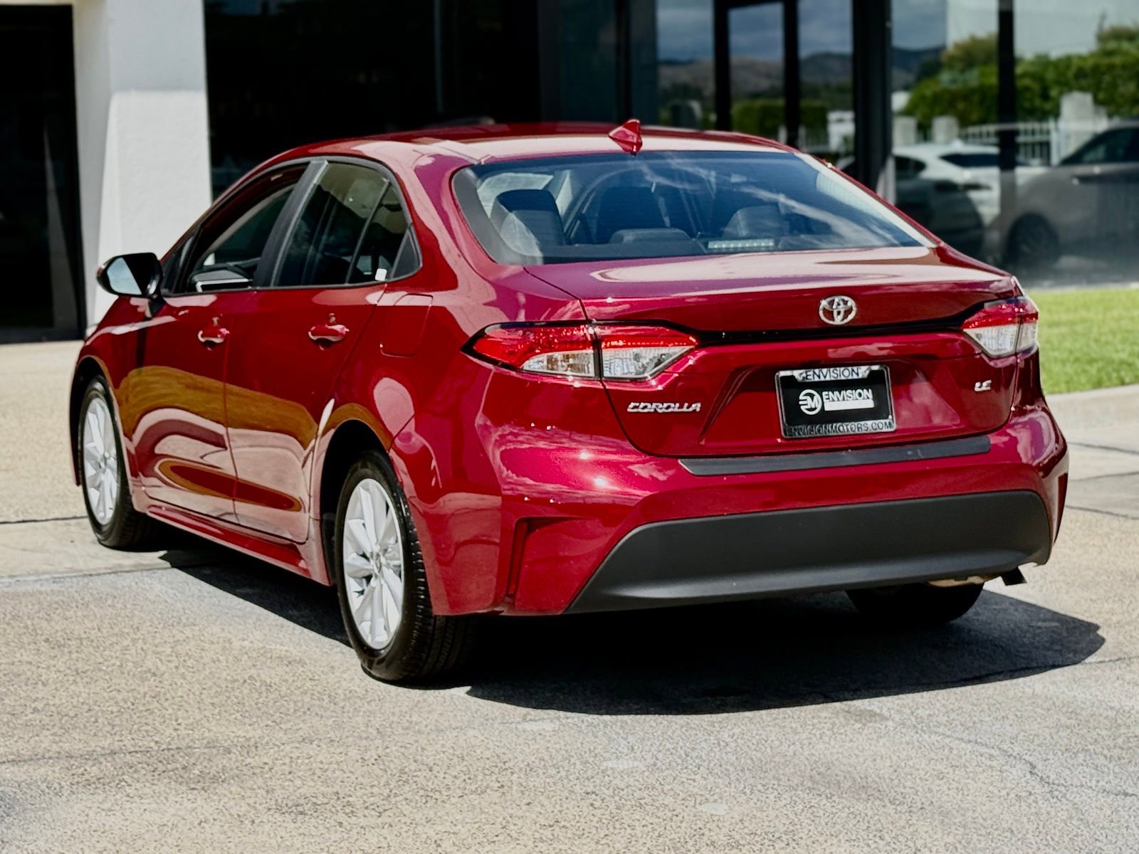 Used 2025 Toyota Corolla LE w/ LE Premium Package FWD image 10