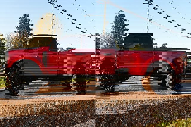 Used 2024 Ford F350 Lariat w/ Chrome Package image 8