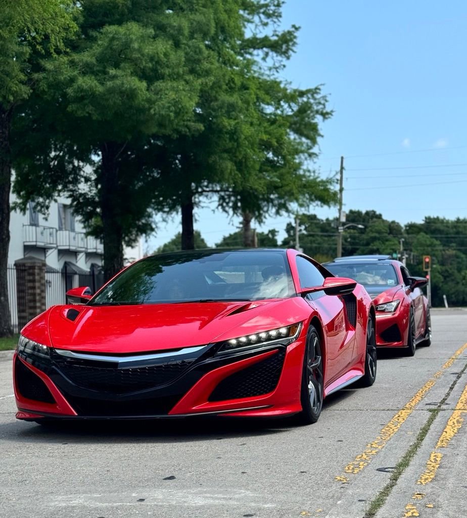 Used 2017 Acura NSX AWD/4WD image 7
