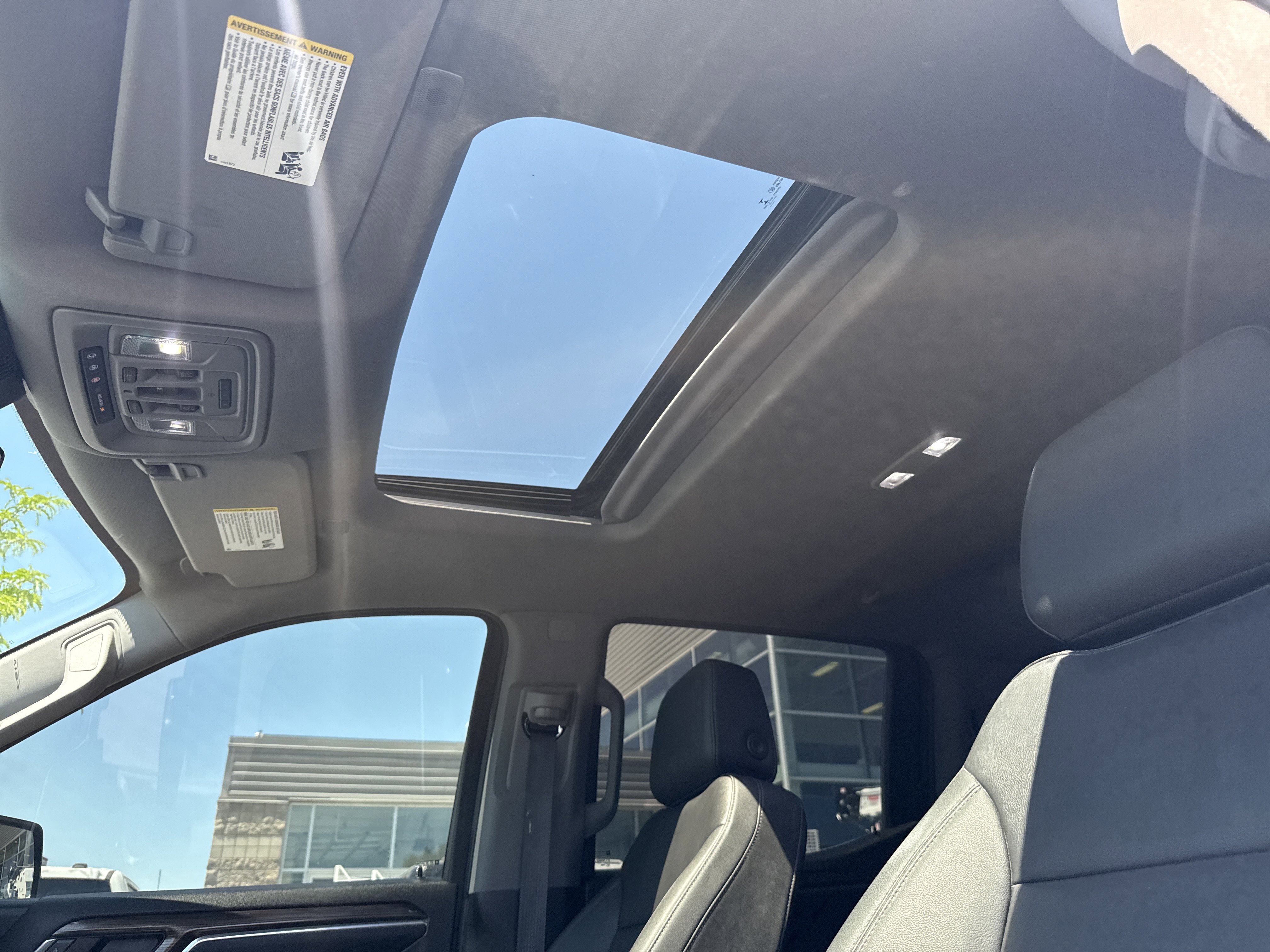 Used 2022 Chevrolet Silverado 1500 LT Trail Boss w/ LT Trail Boss Premium Package AWD/4WD image 14