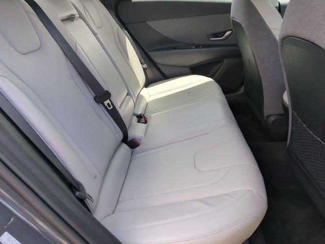 Certified 2023 Hyundai Elantra Limited FWD image 17