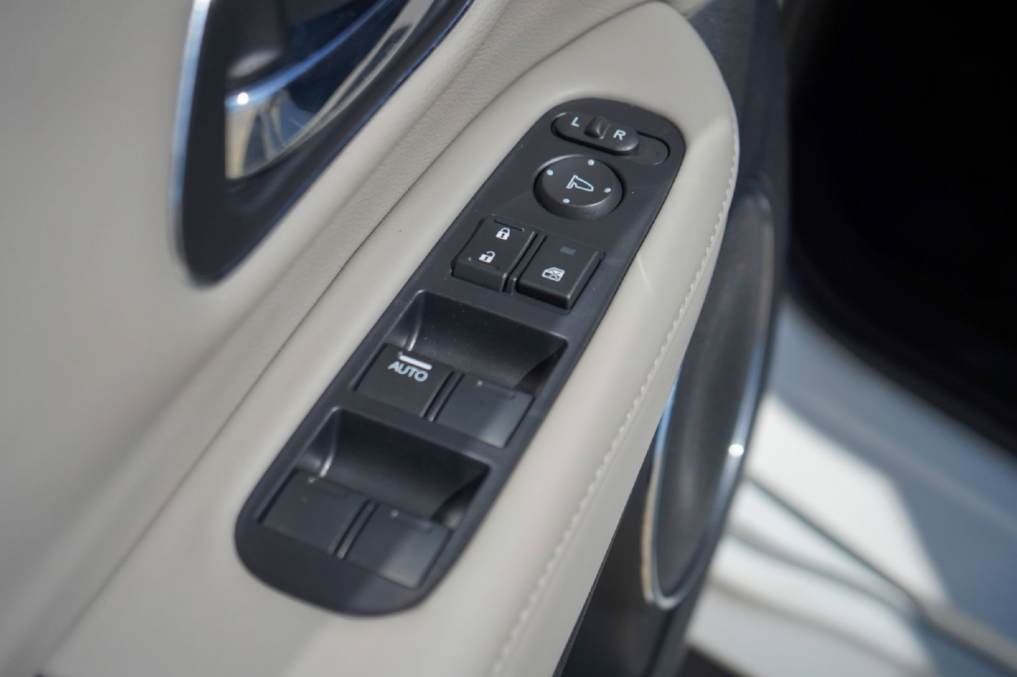 Used 2020 Honda HR-V Touring image 22