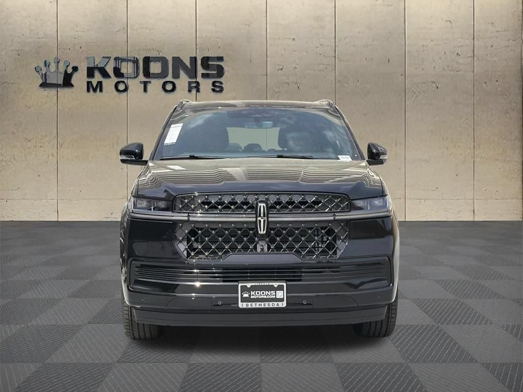 New 2026 Lincoln Navigator Reserve w/ Jet Appearance Package AWD/4WD image 3