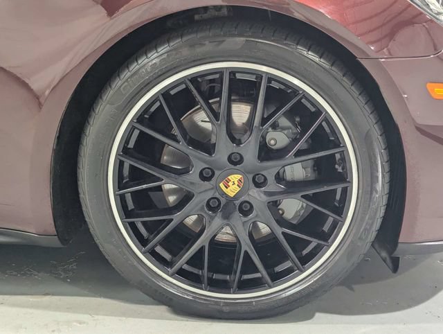 Used 2018 Porsche Panamera 4S w/ Premium Package Plus AWD/4WD image 31