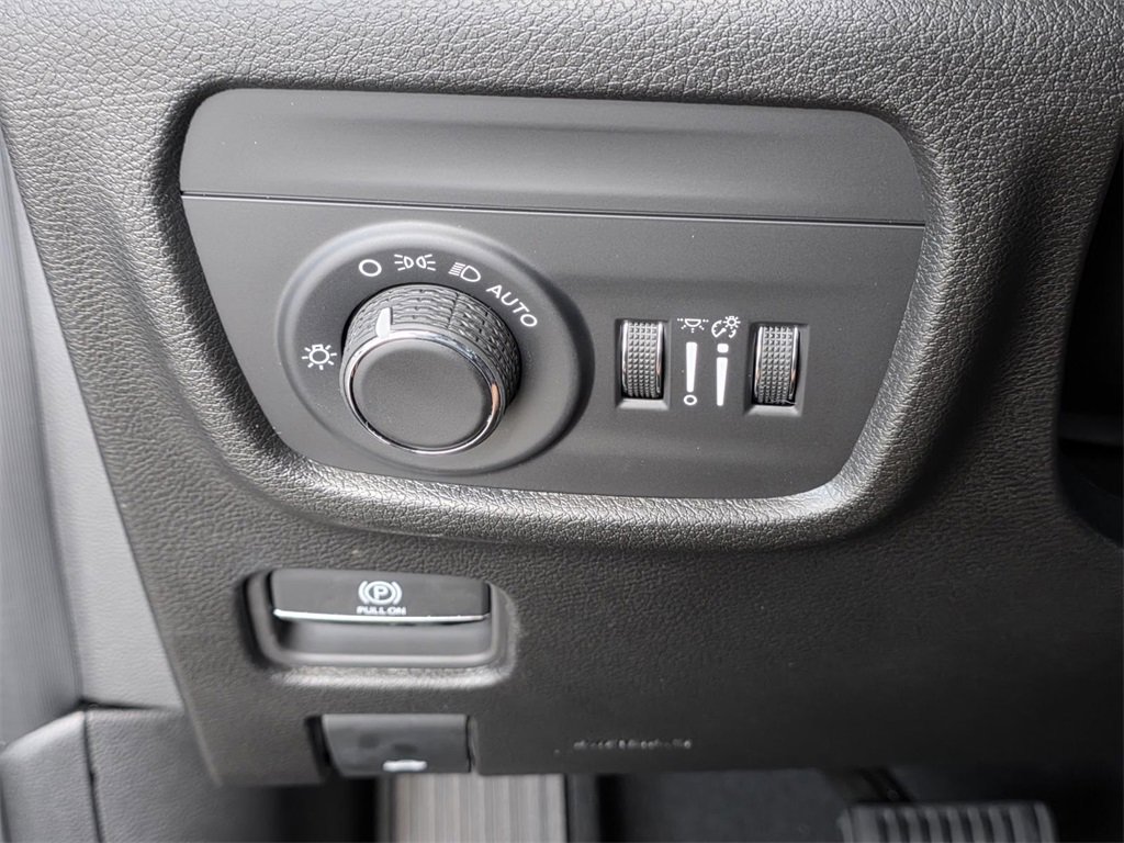 New 2025 Jeep Grand Cherokee L Altitude image 25