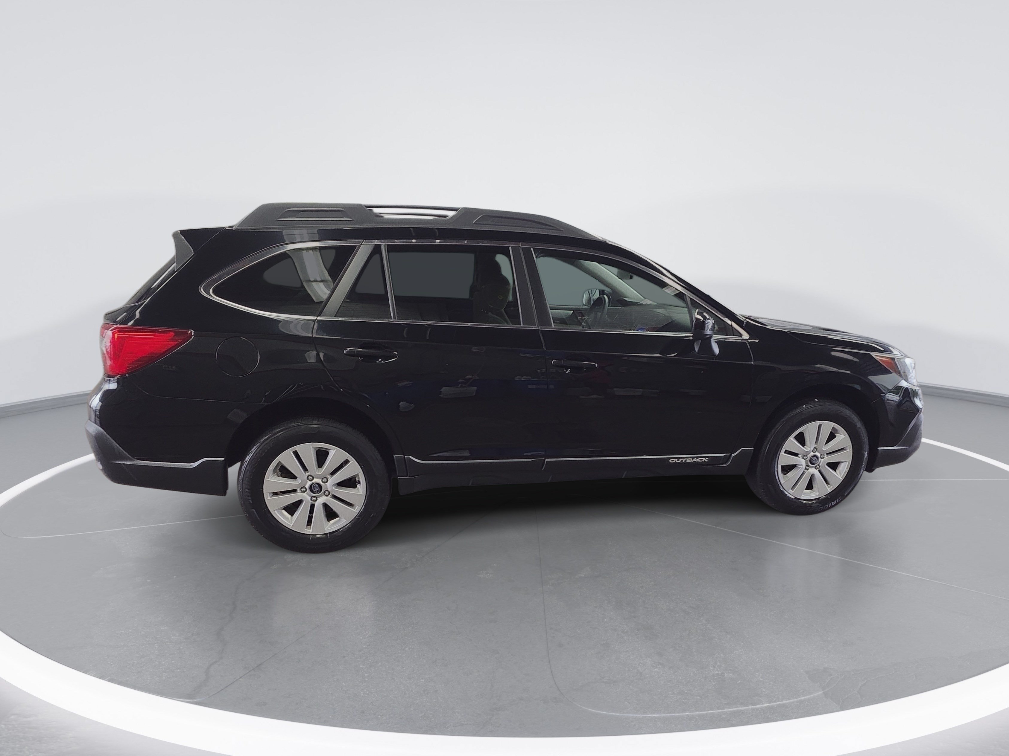 Used 2019 Subaru Outback 2.5i Premium AWD/4WD image 2