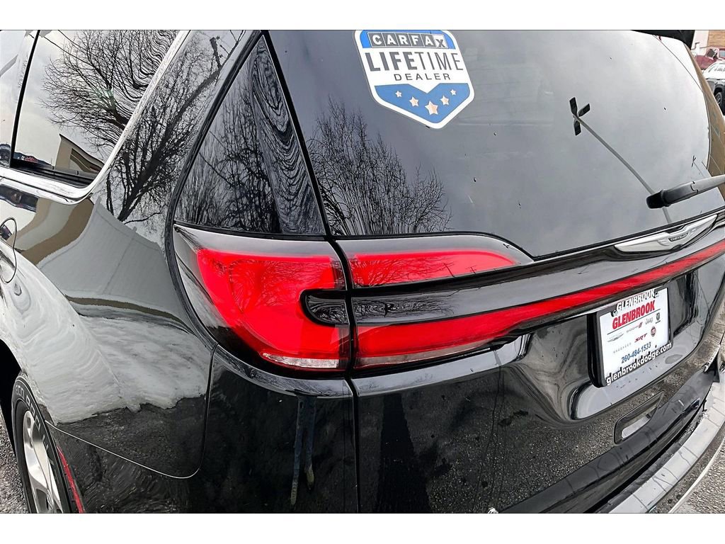 Used 2022 Chrysler Pacifica Limited image 35