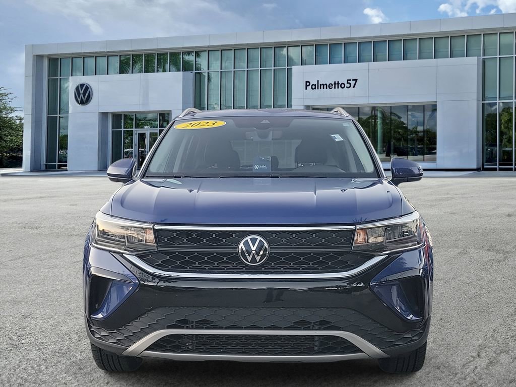 Certified 2023 Volkswagen Taos SE image 2
