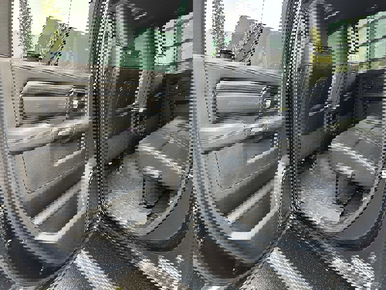 Used 2024 RAM 3500 Limited image 16