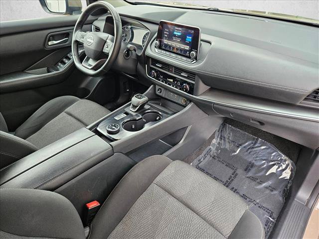Used 2025 Nissan Rogue SV AWD/4WD image 27