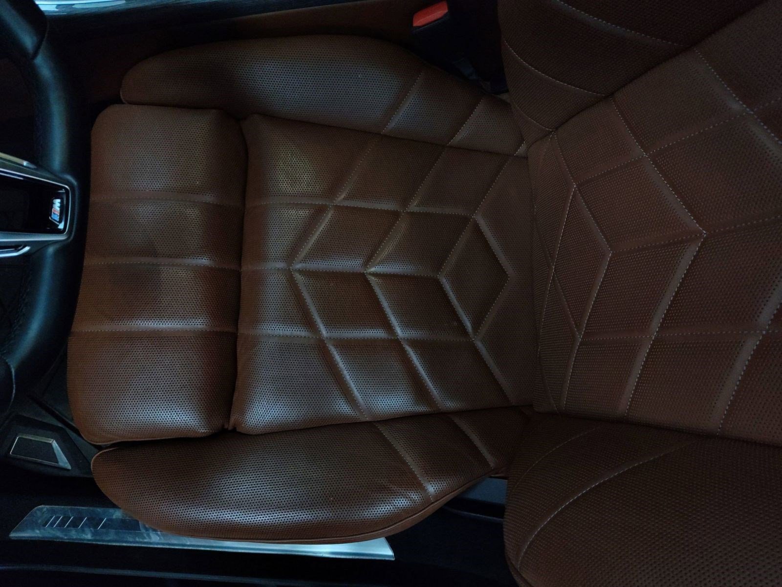 Certified 2023 BMW 760i xDrive w/ Luxury Rear Seating Package image 18