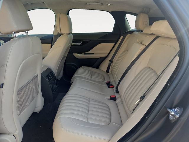 Used 2019 Jaguar F-PACE Portfolio AWD/4WD image 14