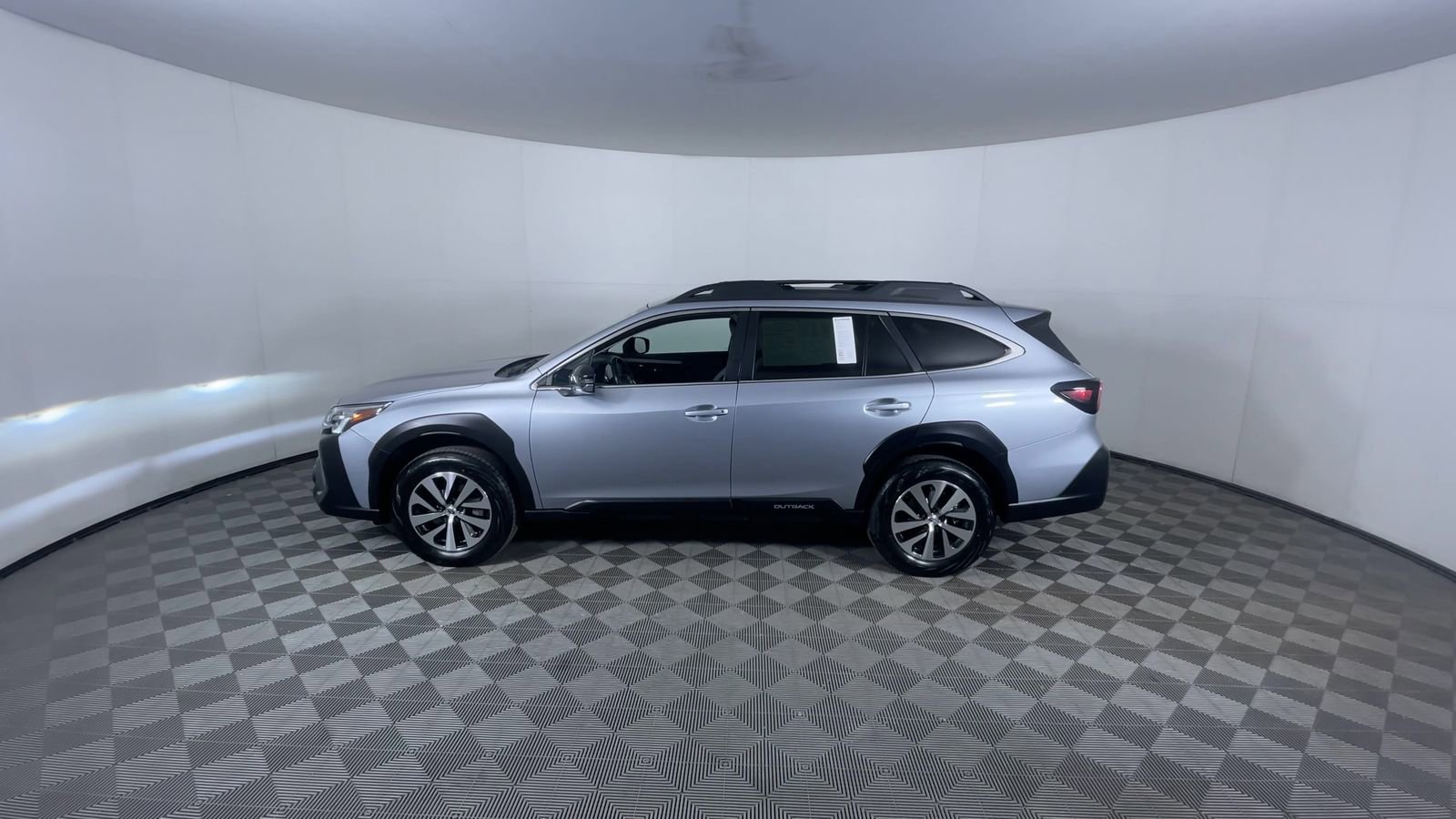 Used 2024 Subaru Outback Premium AWD/4WD image 5