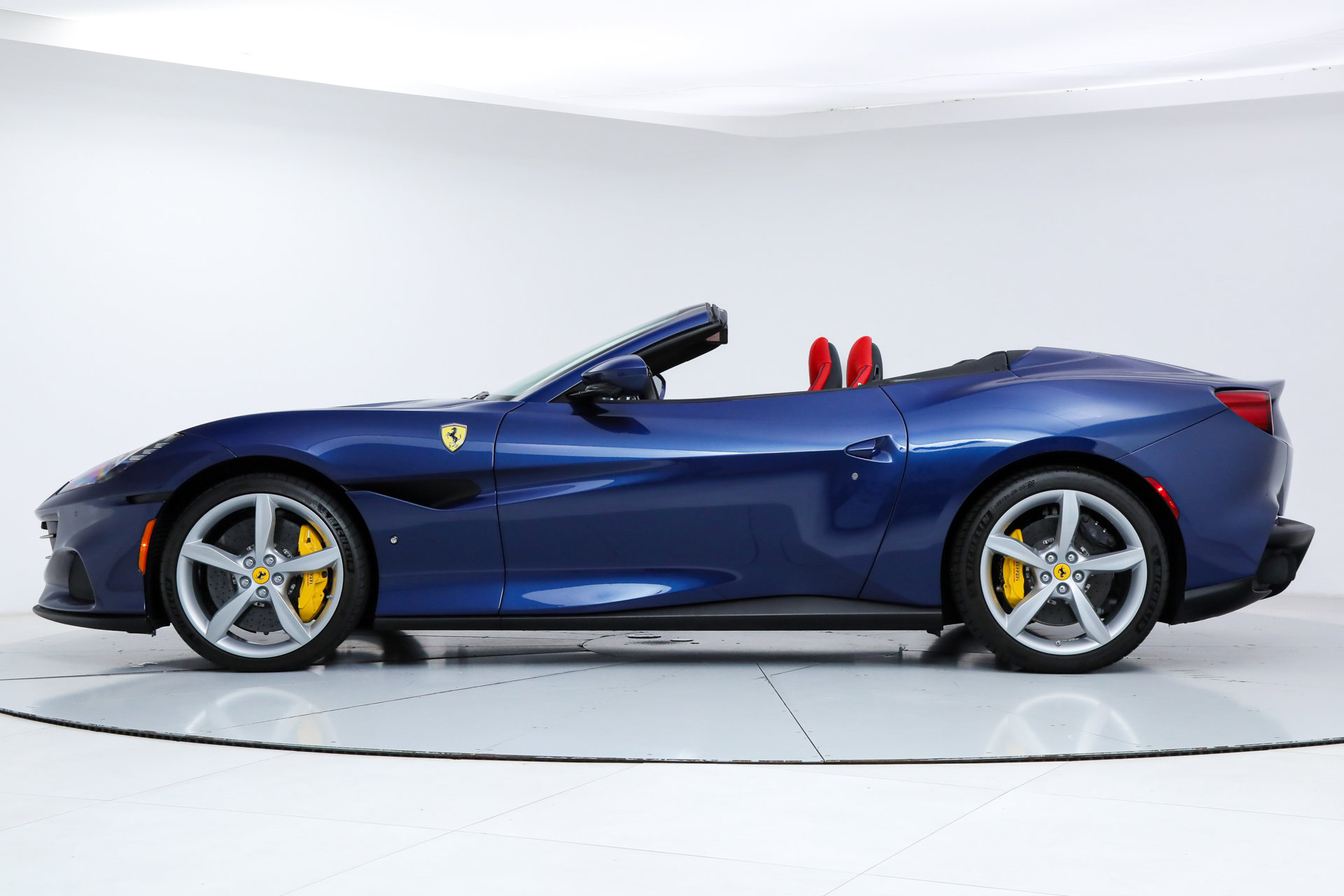 Certified 2023 Ferrari Portofino M image 2