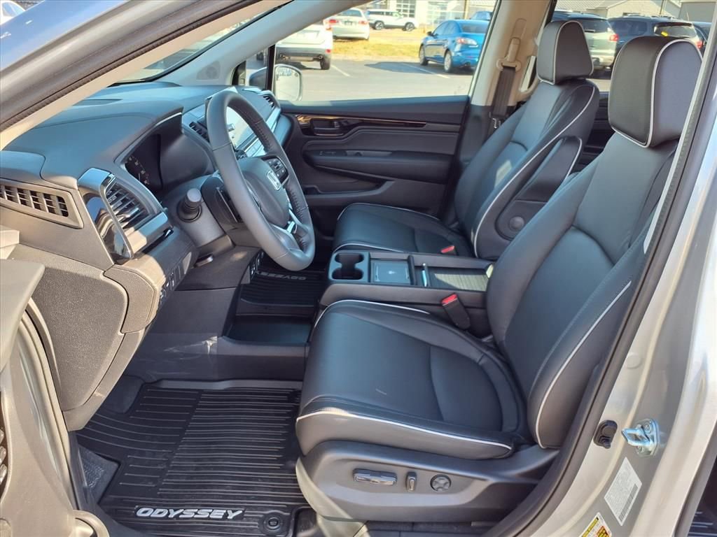 New 2026 Honda Odyssey Touring image 12