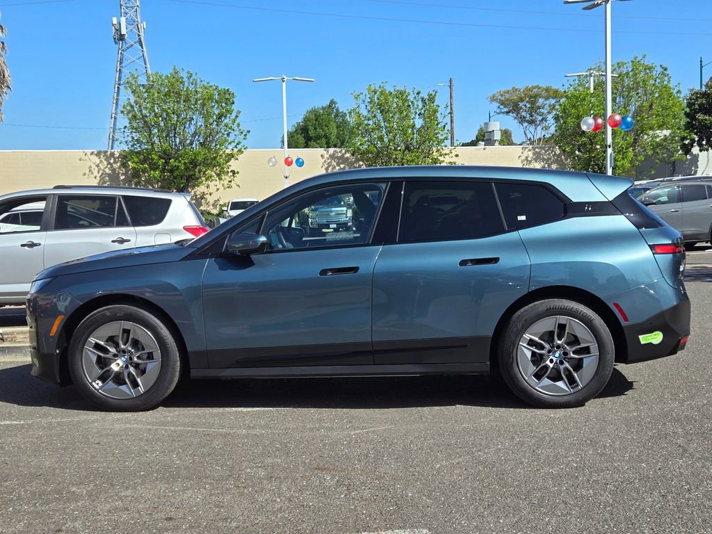 Used 2023 BMW iX xDrive50 image 8