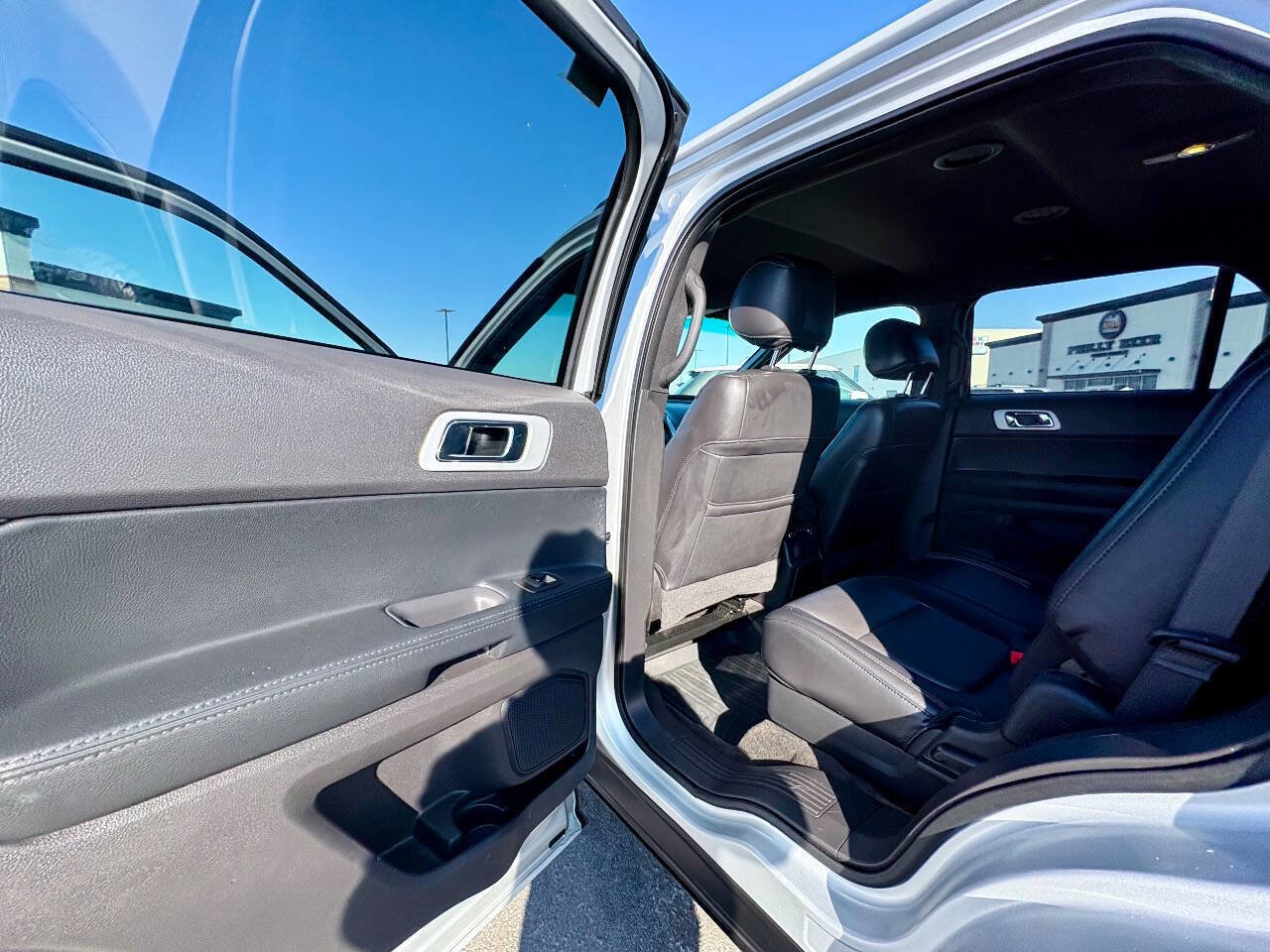 Used 2015 Ford Explorer XLT w/ Equipment Group 202B image 19