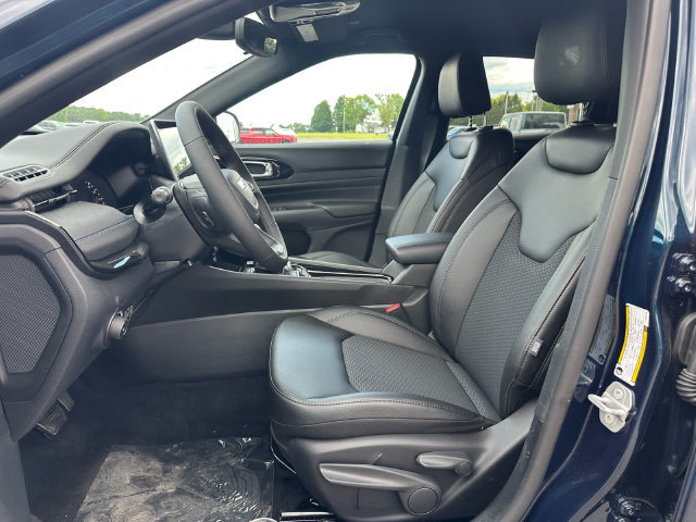 New 2026 Jeep Compass Latitude AWD/4WD image 9