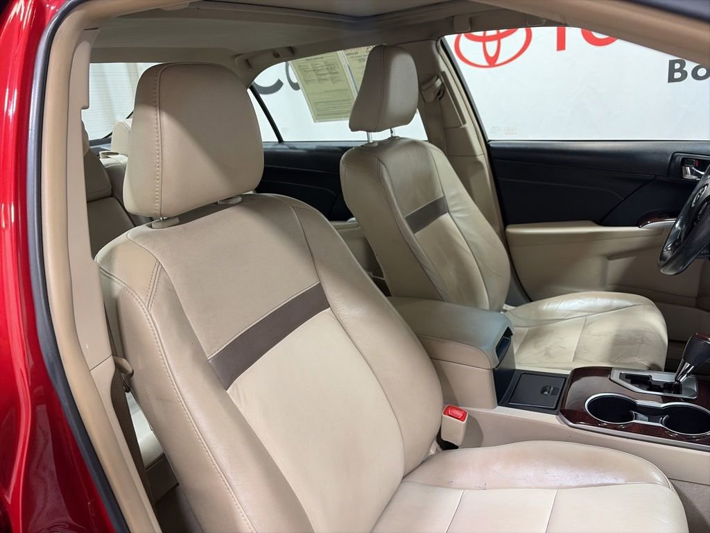 Used 2014 Toyota Camry XLE w/ Leather Package FWD image 14