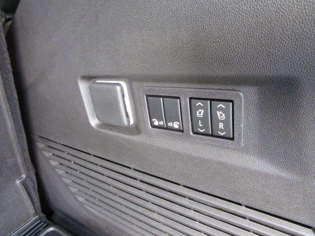 New 2026 GMC Yukon AT4 w/ AT4 Premium Plus Package image 13