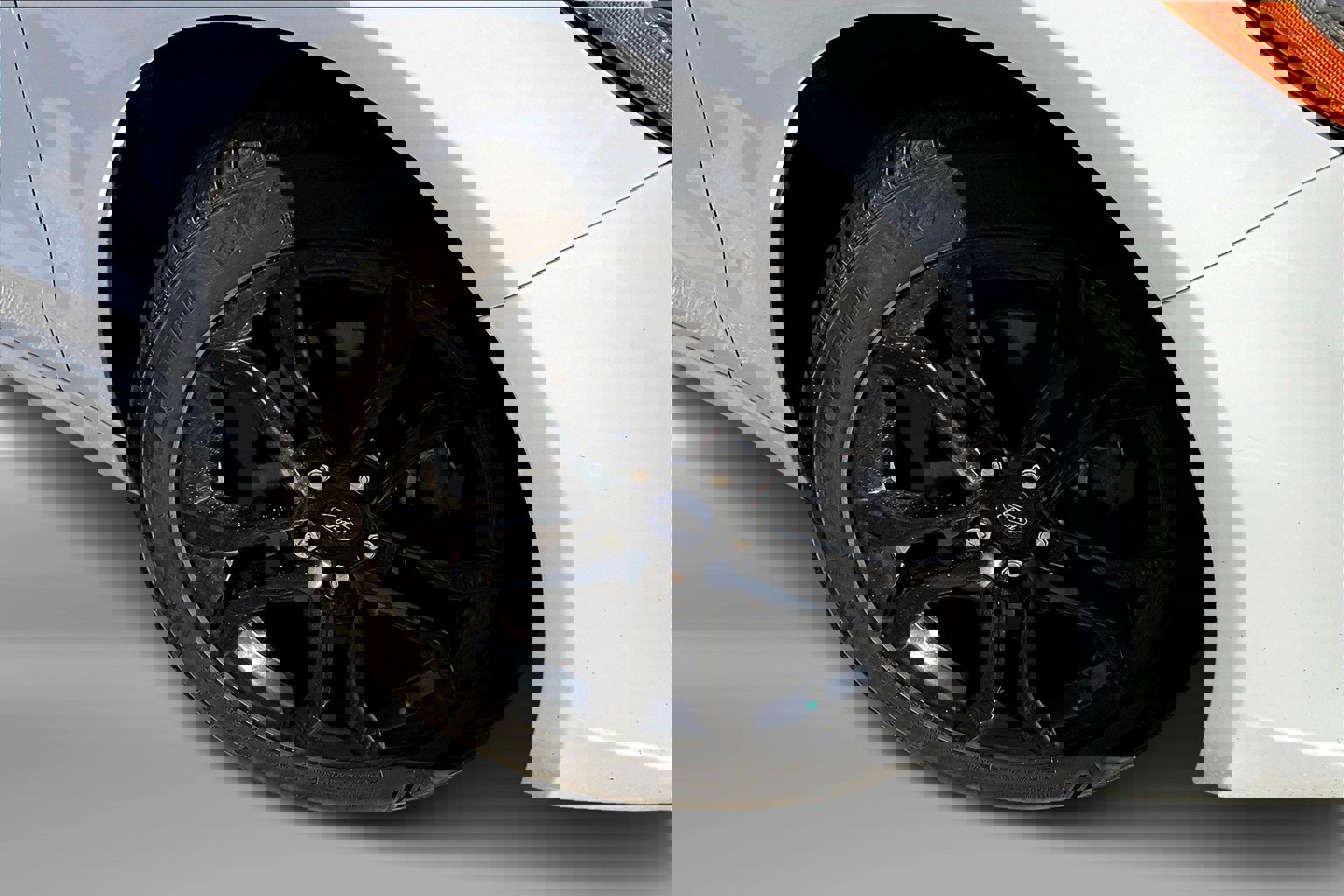 Used 2020 Ford Fusion SE w/ Equipment Group 151A image 9