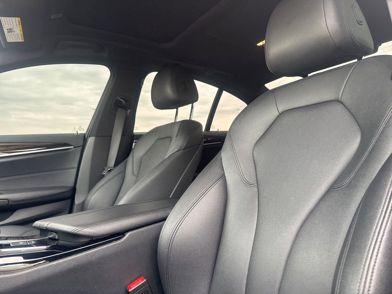Used 2018 BMW 530i xDrive AWD/4WD image 38