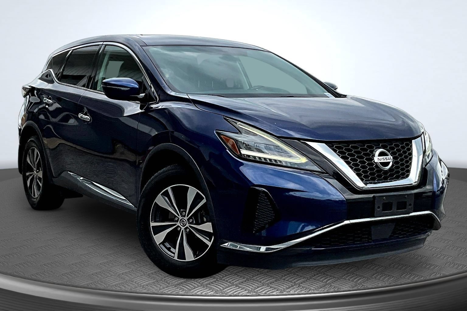 Used 2019 Nissan Murano S FWD image 2