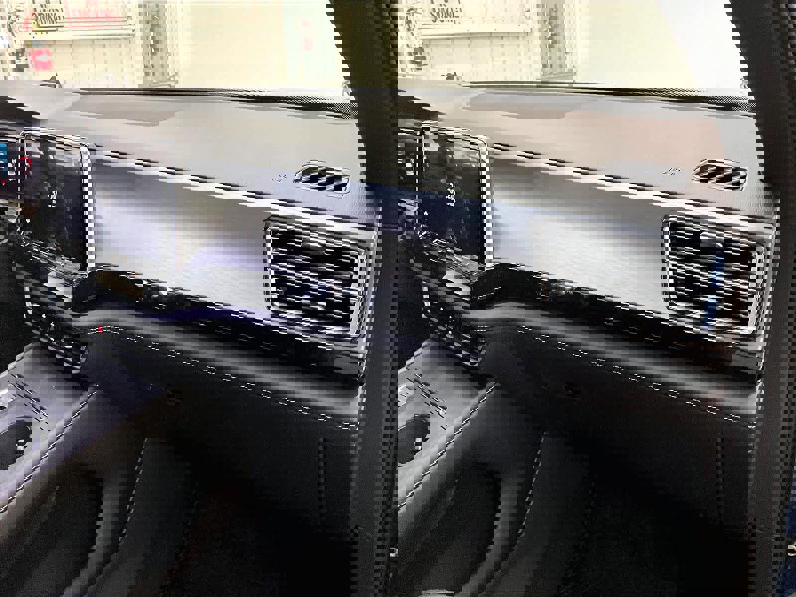 New 2026 Volkswagen Atlas Cross Sport SE image 28