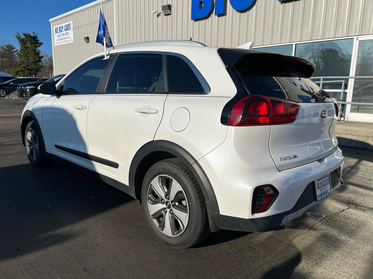 Used 2020 Kia Niro LX image 3