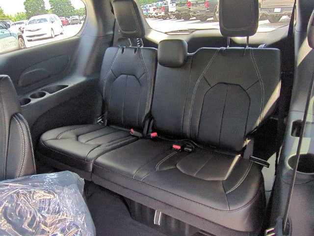 New 2027 Chrysler Pacifica LX FWD image 28