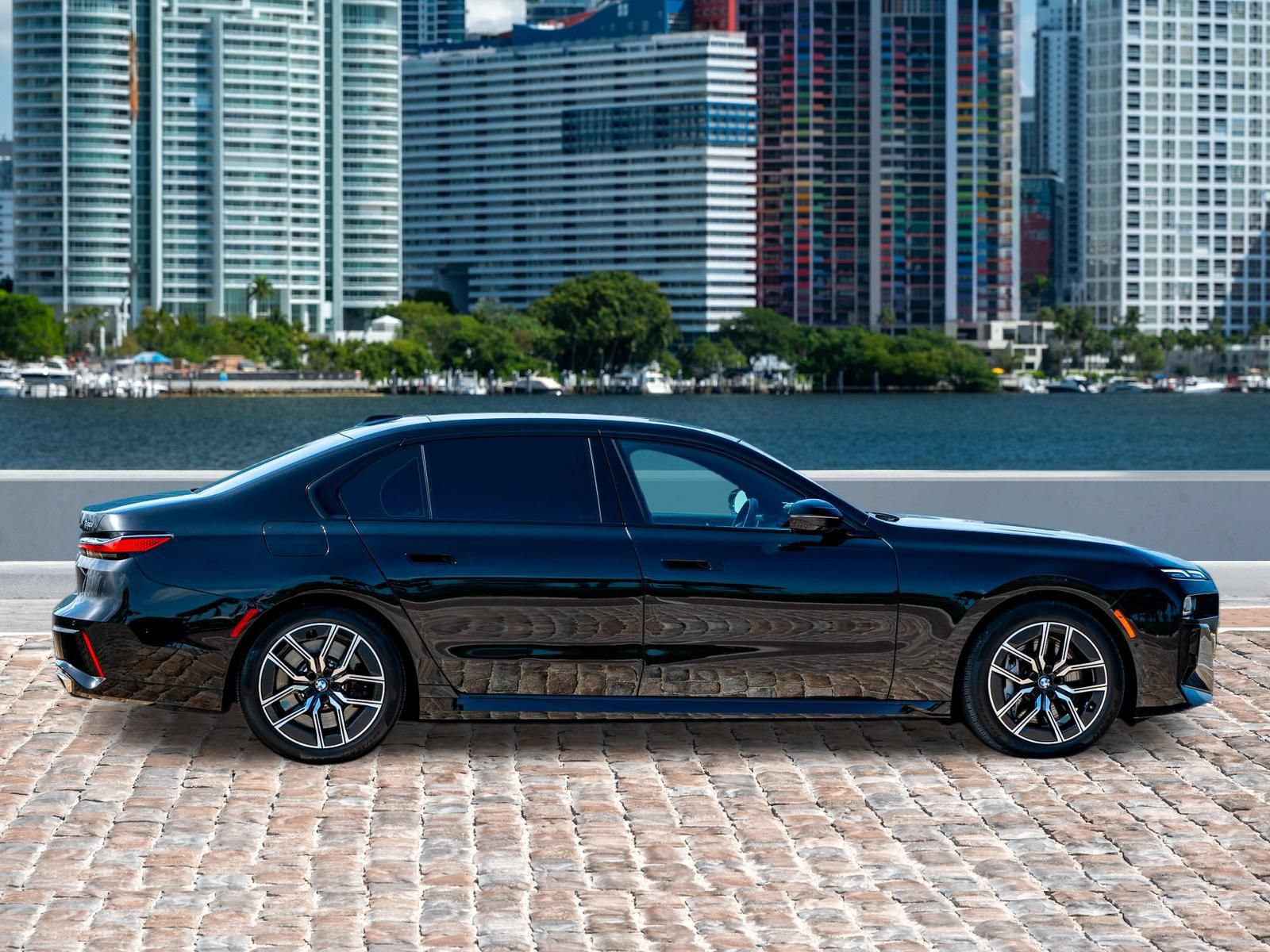 Used 2024 BMW 760i xDrive AWD/4WD image 12