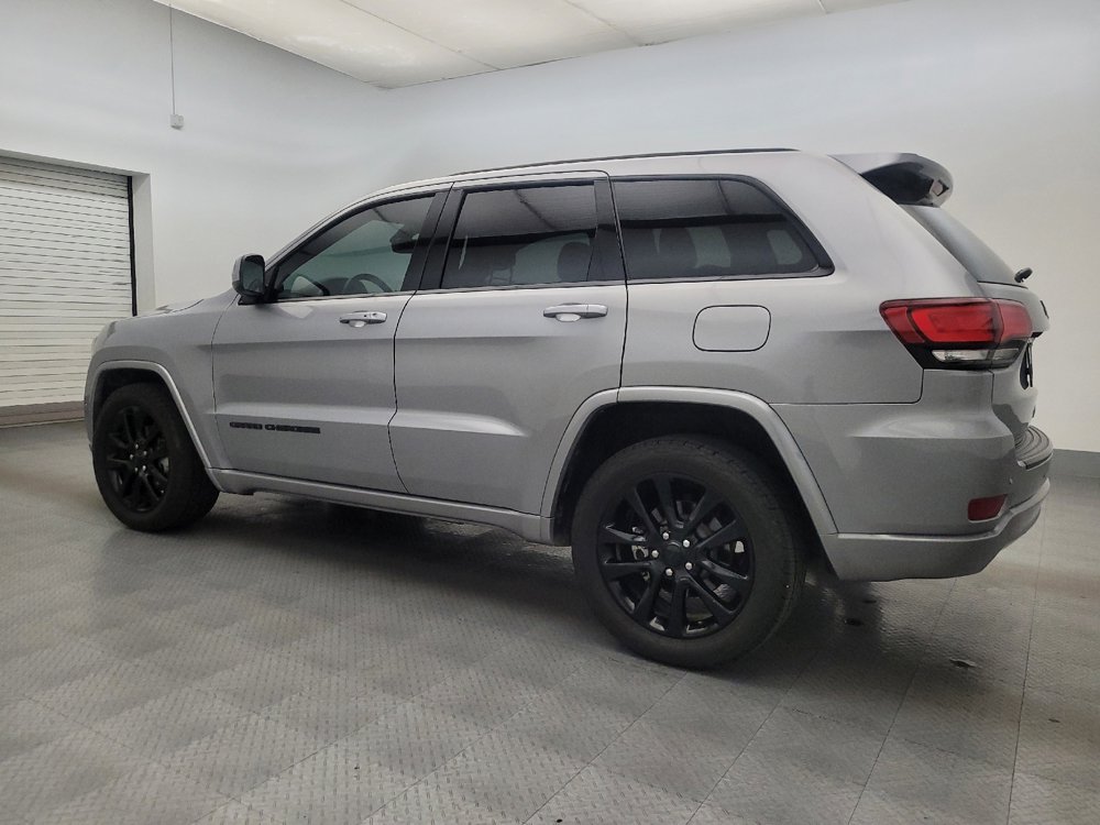 Used 2018 Jeep Grand Cherokee Altitude image 3