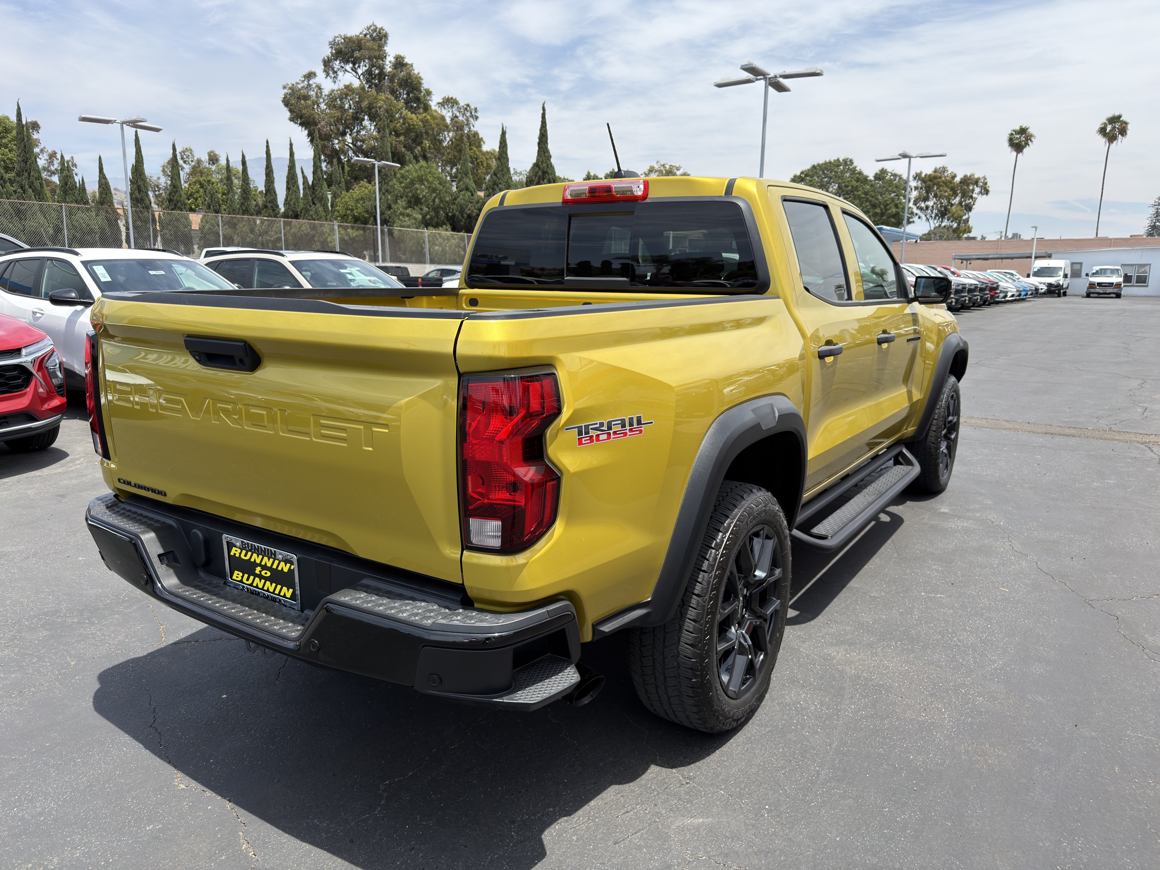 Used 2024 Chevrolet Colorado Trail Boss w/ LPO, Dark Essentials Package AWD/4WD image 8