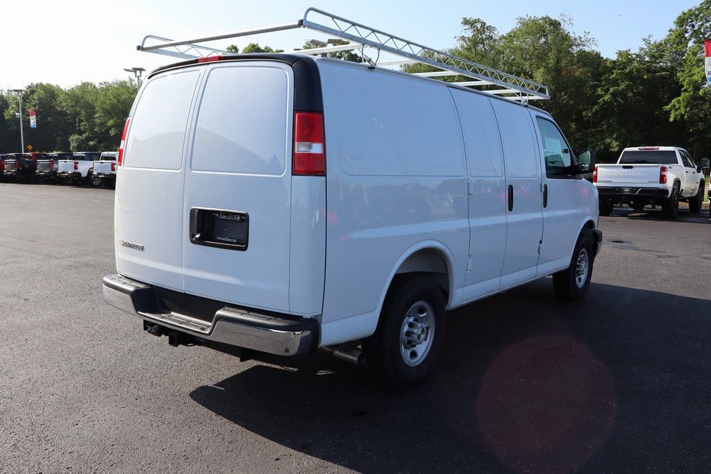 New 2025 Chevrolet Express 2500 w/ Driver Convenience Package RWD image 30