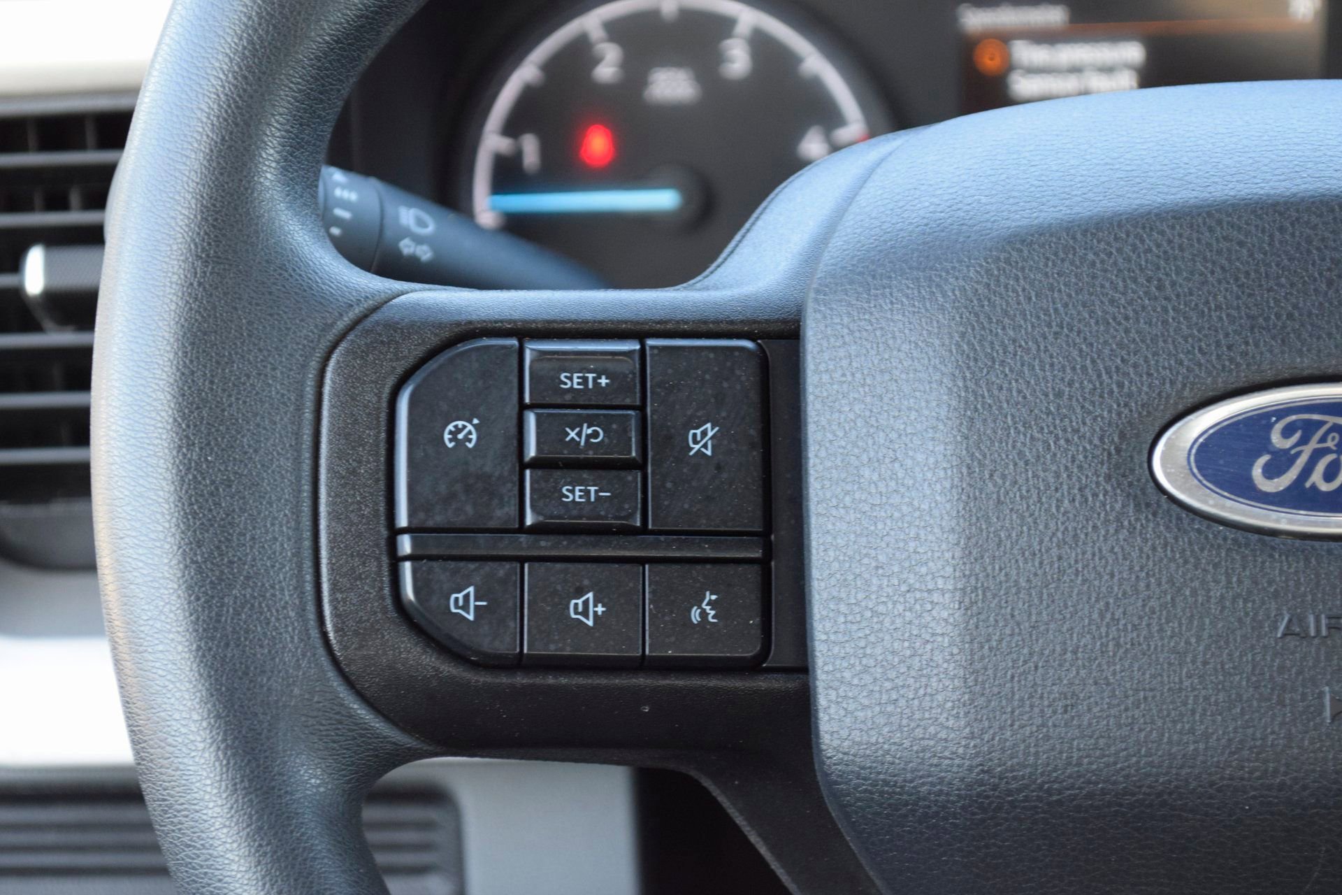 Used 2025 Ford F250 XLT w/ FX4 Off-Road Package image 12