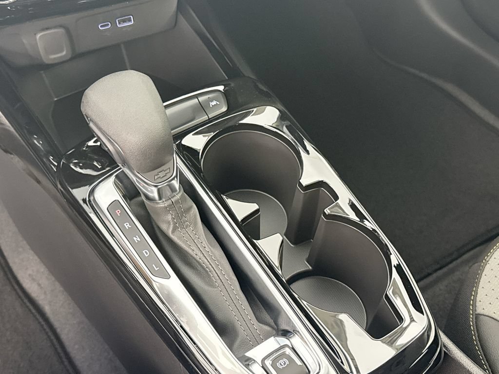 New 2026 Chevrolet Trax LT w/ Midnight Edition FWD image 18