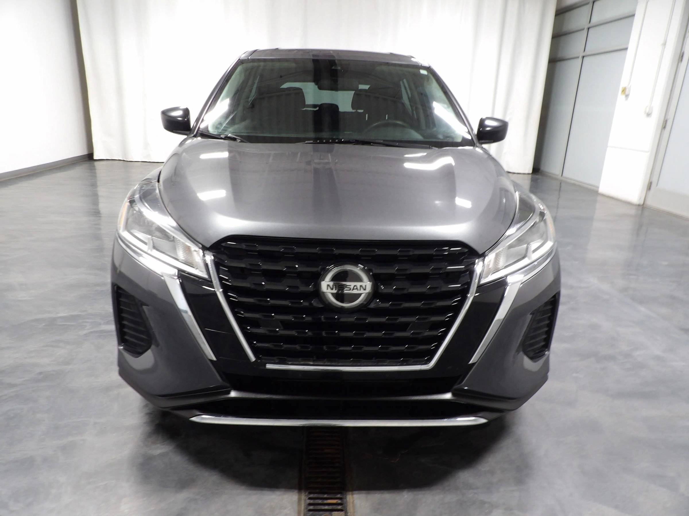 Used 2021 Nissan Kicks S image 3